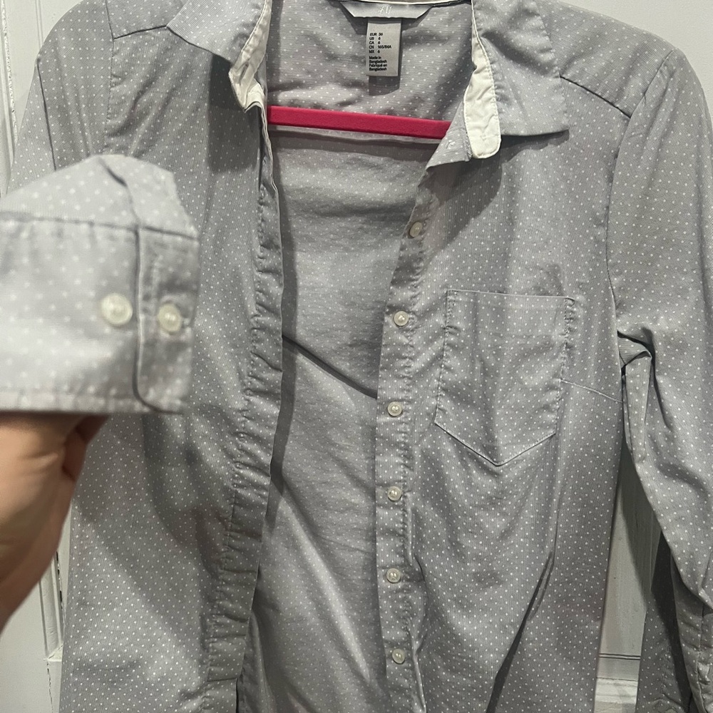 WOMen's Gray Polka Dot Shirt Size M Medium Button Down